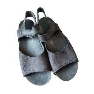 On Foot adjustable platform leather sandals sz EU 40 / 9.5-10 minimalist comfort